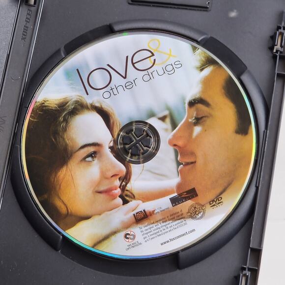 Love & Other Drugs (2010) Jake Gyllenhaal & Anne Hathaway Film DVD Movie - Picture 5 of 6